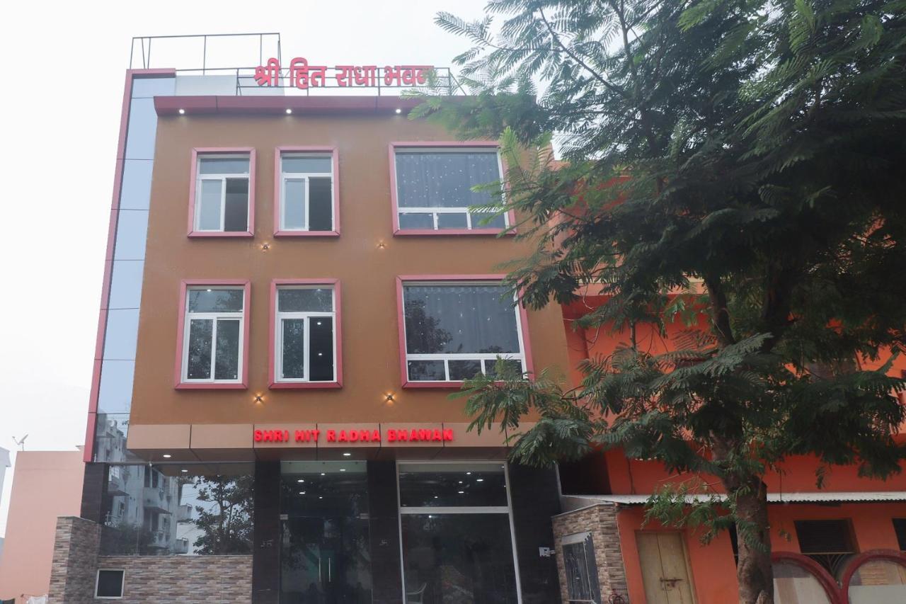 Отель Oyo 67215 Shri Hit Radha Bhawan Вриндавана Экстерьер фото